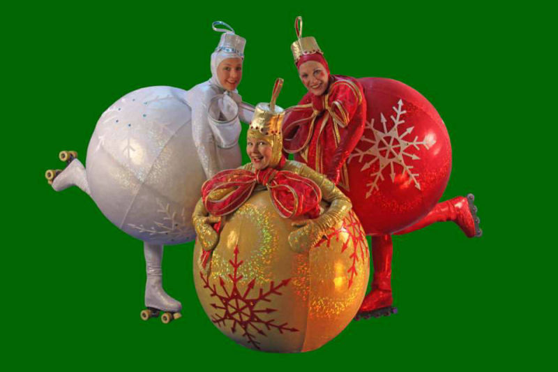 Christmas Bauble Roller Skaters